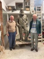 Ronald Sandford (l), Old Tom Morris statue, member David Sandford